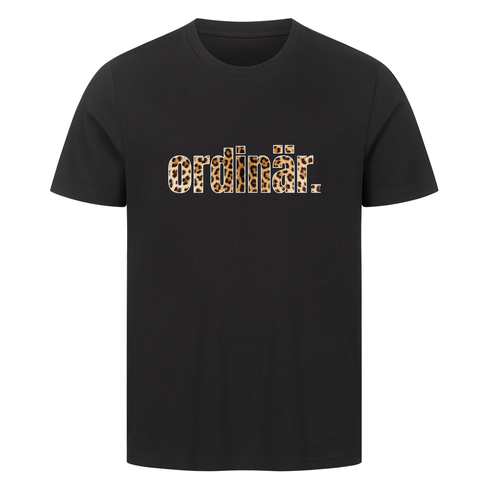 ordinär. - Premium Shirt T-Shirt S Schwarz Tattoo Fashion von inked-mafia.de. Dieses Teil gehört in jeden Kleiderschrank eines inked-rebels! Finde ideale Geschenke für Tätowierte, Tattoofans oder Tätowierer.