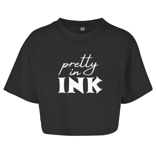 Pretty in ink - Damen Oversized Crop Top Clothes  Schwarz XS  Tattoo Fashion von inked-mafia.de. Dieses Teil gehört in jeden Kleiderschrank eines inked-rebels! Finde ideale Geschenke für Tätowierte, Tattoofans oder Tätowierer.