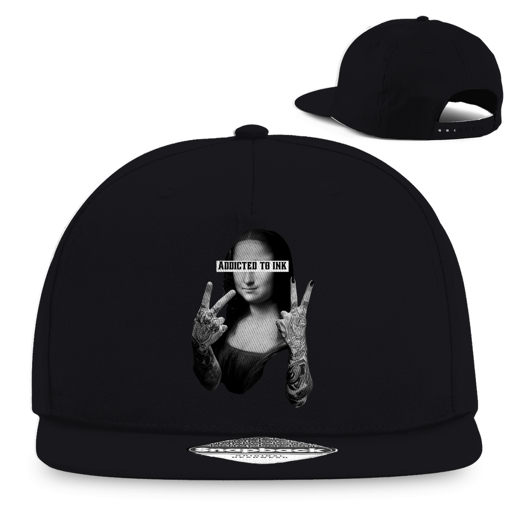 Mona - Snapback Cap Accessories Schwarz Tattoo Fashion von inked-mafia.de. Dieses Teil gehört in jeden Kleiderschrank eines inked-rebels! Finde ideale Geschenke für Tätowierte, Tattoofans oder Tätowierer.