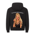 Barbie (Black-Edition) - Backprint Hoodie (personalisierbar) Customizer Tattoo Fashion von inked-mafia.de. Dieses Teil gehört in jeden Kleiderschrank eines inked-rebels! Finde ideale Geschenke für Tätowierte, Tattoofans oder Tätowierer.