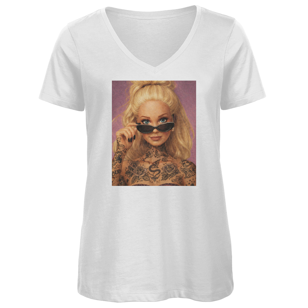 Barbie Girl - Damen Shirt Clothes Weiß XS Tattoo Fashion von inked-mafia.de. Dieses Teil gehört in jeden Kleiderschrank eines inked-rebels! Finde ideale Geschenke für Tätowierte, Tattoofans oder Tätowierer.
