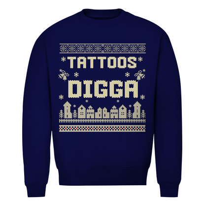 Tattoos Digga - Unisex Weihnachtssweater Clothes Navy Blue XS Tattoo Fashion von inked-mafia.de. Dieses Teil gehört in jeden Kleiderschrank eines inked-rebels! Finde ideale Geschenke für Tätowierte, Tattoofans oder Tätowierer.