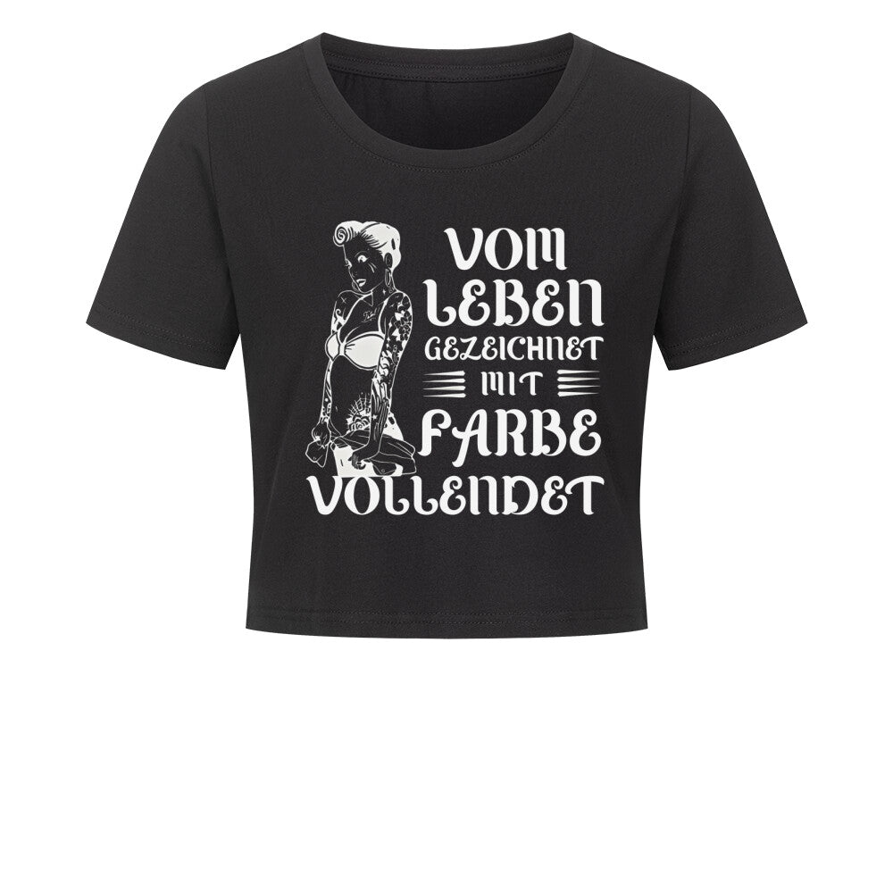 Vom Leben gezeichnet - Damen Crop Top T-Shirt  XS Schwarz  Tattoo Fashion von inked-mafia.de. Dieses Teil gehört in jeden Kleiderschrank eines inked-rebels! Finde ideale Geschenke für Tätowierte, Tattoofans oder Tätowierer.