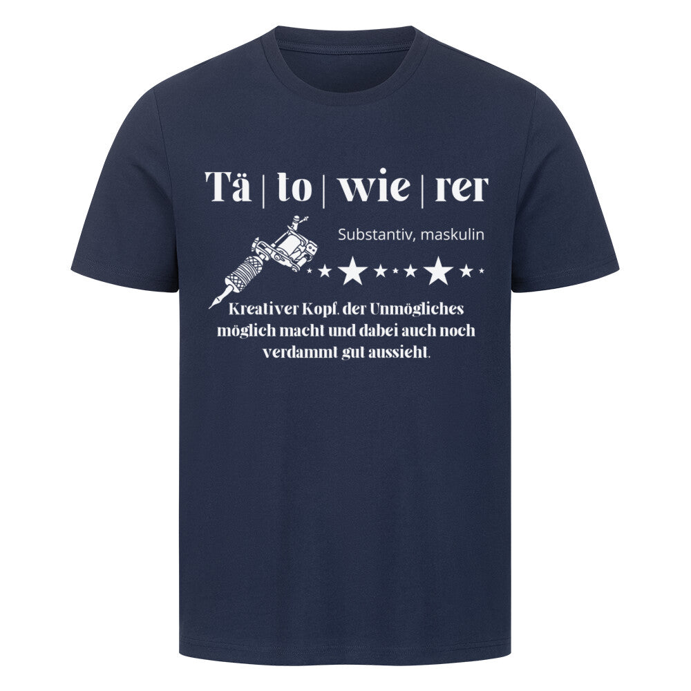 Tätowierer - Premium Shirt T-Shirt  S Navy Blue  Tattoo Fashion von inked-mafia.de. Dieses Teil gehört in jeden Kleiderschrank eines inked-rebels! Finde ideale Geschenke für Tätowierte, Tattoofans oder Tätowierer.