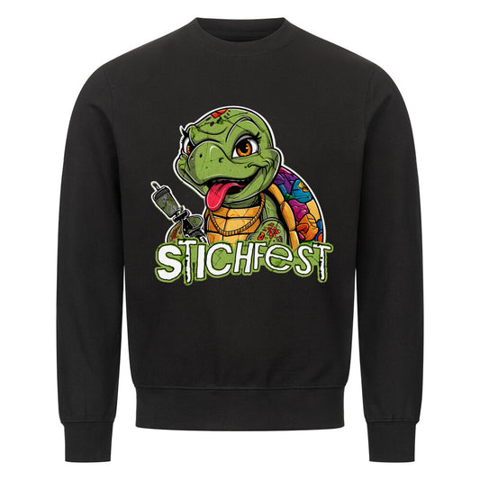 Stichfest - Sweatshirt Sweatshirt  S Schwarz  Tattoo Fashion von inked-mafia.de. Dieses Teil gehört in jeden Kleiderschrank eines inked-rebels! Finde ideale Geschenke für Tätowierte, Tattoofans oder Tätowierer.