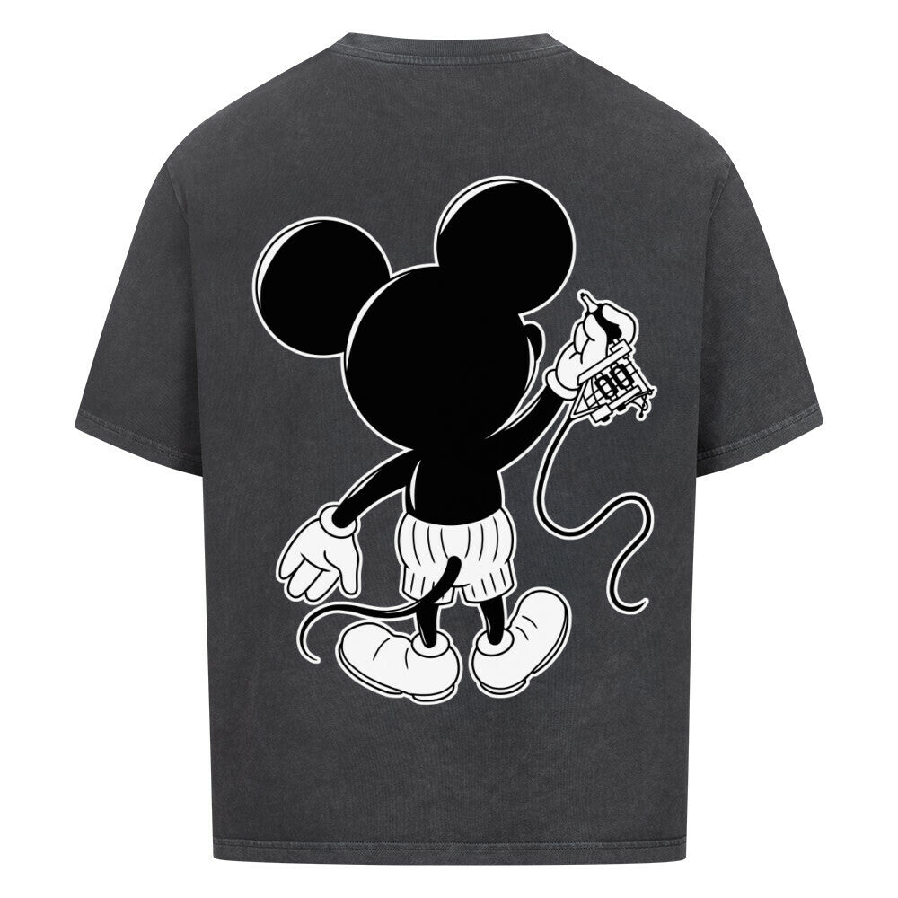 Inking Mouse - Heavy Backprint Oversized Shirt T-Shirt  XS Washed Black  Tattoo Fashion von inked-mafia.de. Dieses Teil gehört in jeden Kleiderschrank eines inked-rebels! Finde ideale Geschenke für Tätowierte, Tattoofans oder Tätowierer.