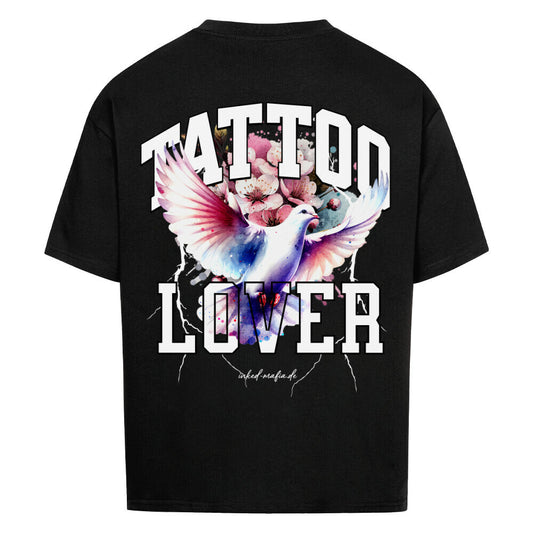 Tattoolover - Heavy Oversized Backprint Shirt T-Shirt  XS Schwarz  Tattoo Fashion von inked-mafia.de. Dieses Teil gehört in jeden Kleiderschrank eines inked-rebels! Finde ideale Geschenke für Tätowierte, Tattoofans oder Tätowierer.