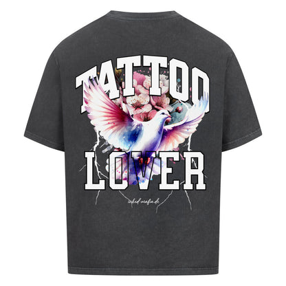 Tattoolover - Heavy Oversized Backprint Shirt T-Shirt  XS Washed Black  Tattoo Fashion von inked-mafia.de. Dieses Teil gehört in jeden Kleiderschrank eines inked-rebels! Finde ideale Geschenke für Tätowierte, Tattoofans oder Tätowierer.