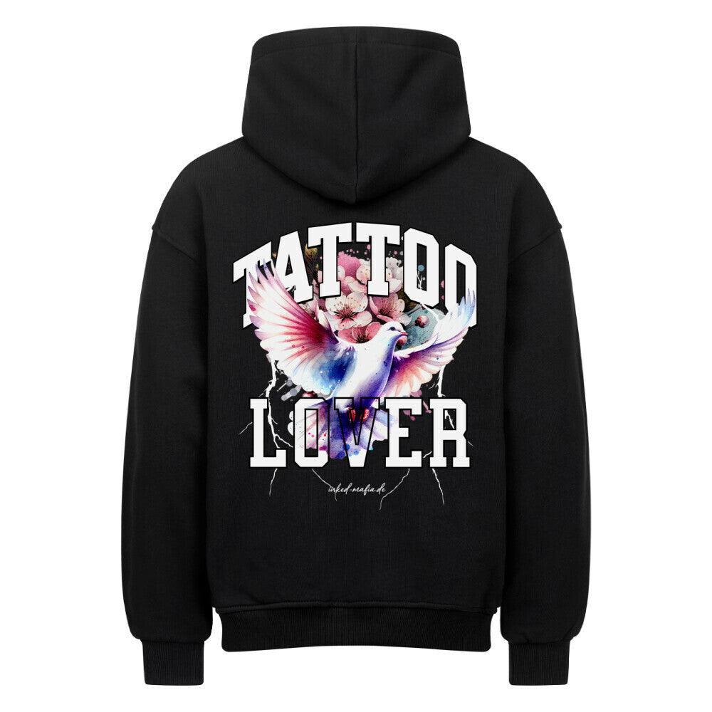 Tattoolover - Heavy Oversized Backprint Hoodie Hoodie  XS Schwarz  Tattoo Fashion von inked-mafia.de. Dieses Teil gehört in jeden Kleiderschrank eines inked-rebels! Finde ideale Geschenke für Tätowierte, Tattoofans oder Tätowierer.