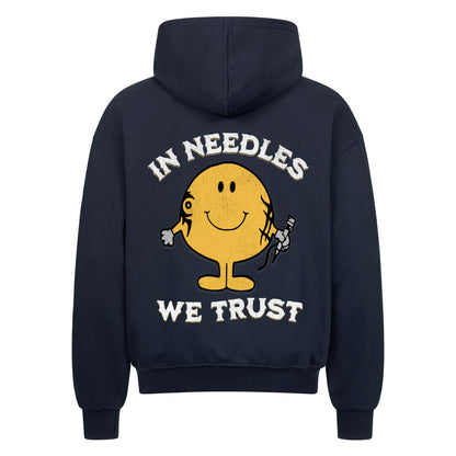 In needles we trust - Heavy Oversized Backprint Zipper Hoodie  S Navy Blue  Tattoo Fashion von inked-mafia.de. Dieses Teil gehört in jeden Kleiderschrank eines inked-rebels! Finde ideale Geschenke für Tätowierte, Tattoofans oder Tätowierer.