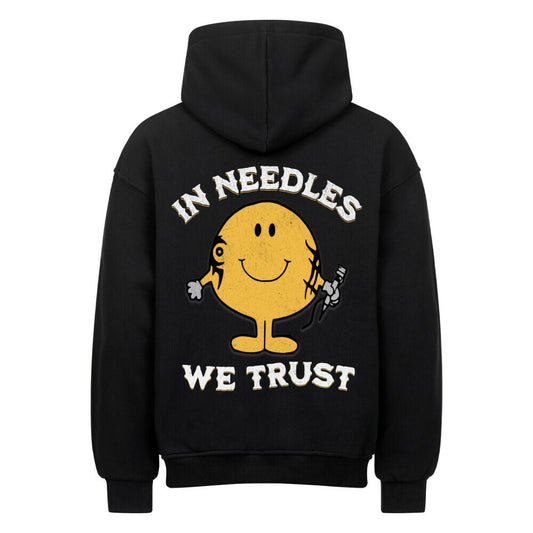 In needles we trust - Heavy Oversized Backprint Hoodie Hoodie  XS Schwarz  Tattoo Fashion von inked-mafia.de. Dieses Teil gehört in jeden Kleiderschrank eines inked-rebels! Finde ideale Geschenke für Tätowierte, Tattoofans oder Tätowierer.