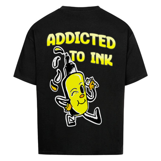 Addicted to ink - Heavy Oversized Backprint Shirt T-Shirt  XS Schwarz  Tattoo Fashion von inked-mafia.de. Dieses Teil gehört in jeden Kleiderschrank eines inked-rebels! Finde ideale Geschenke für Tätowierte, Tattoofans oder Tätowierer.