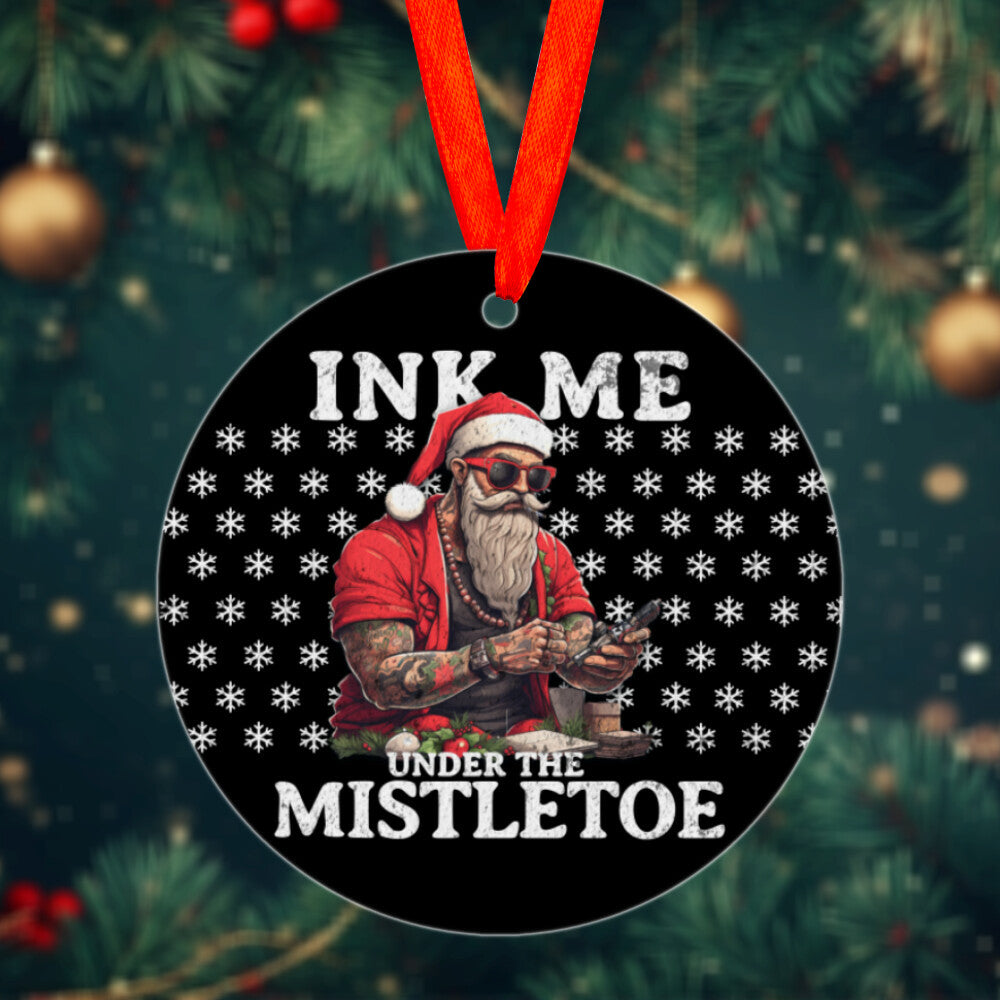 Mistletoe - Christbaumschmuck Mug  Onesize Schwarz  Tattoo Fashion von inked-mafia.de. Dieses Teil gehört in jeden Kleiderschrank eines inked-rebels! Finde ideale Geschenke für Tätowierte, Tattoofans oder Tätowierer.
