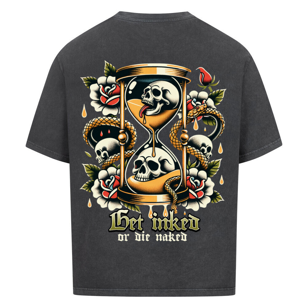 Get inked - Heavy Oversized Backprint Shirt T-Shirt XS Washed Black Tattoo Fashion von inked-mafia.de. Dieses Teil gehört in jeden Kleiderschrank eines inked-rebels! Finde ideale Geschenke für Tätowierte, Tattoofans oder Tätowierer.