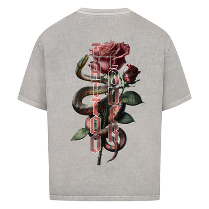 Tattoolover - Heavy Oversized Backprint Shirt T-Shirt XS Washed Grey Tattoo Fashion von inked-mafia.de. Dieses Teil gehört in jeden Kleiderschrank eines inked-rebels! Finde ideale Geschenke für Tätowierte, Tattoofans oder Tätowierer.