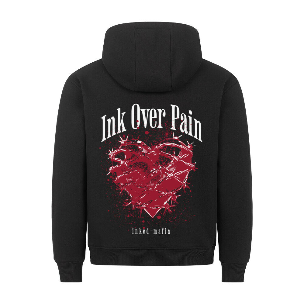 Ink over pain - Backprint Hoodie Hoodie S Schwarz Tattoo Fashion von inked-mafia.de. Dieses Teil gehört in jeden Kleiderschrank eines inked-rebels! Finde ideale Geschenke für Tätowierte, Tattoofans oder Tätowierer.