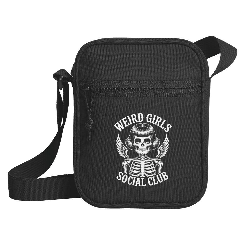 Social Club - Umhängetasche SportTShirt Schwarz Tattoo Fashion von inked-mafia.de. Dieses Teil gehört in jeden Kleiderschrank eines inked-rebels! Finde ideale Geschenke für Tätowierte, Tattoofans oder Tätowierer.
