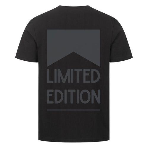 Limited Edition - Premium Backprint Shirt T-Shirt S Schwarz Tattoo Fashion von inked-mafia.de. Dieses Teil gehört in jeden Kleiderschrank eines inked-rebels! Finde ideale Geschenke für Tätowierte, Tattoofans oder Tätowierer.