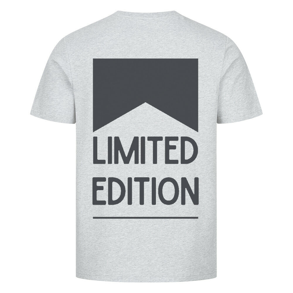 Limited Edition - Premium Backprint Shirt T-Shirt S Grau Tattoo Fashion von inked-mafia.de. Dieses Teil gehört in jeden Kleiderschrank eines inked-rebels! Finde ideale Geschenke für Tätowierte, Tattoofans oder Tätowierer.