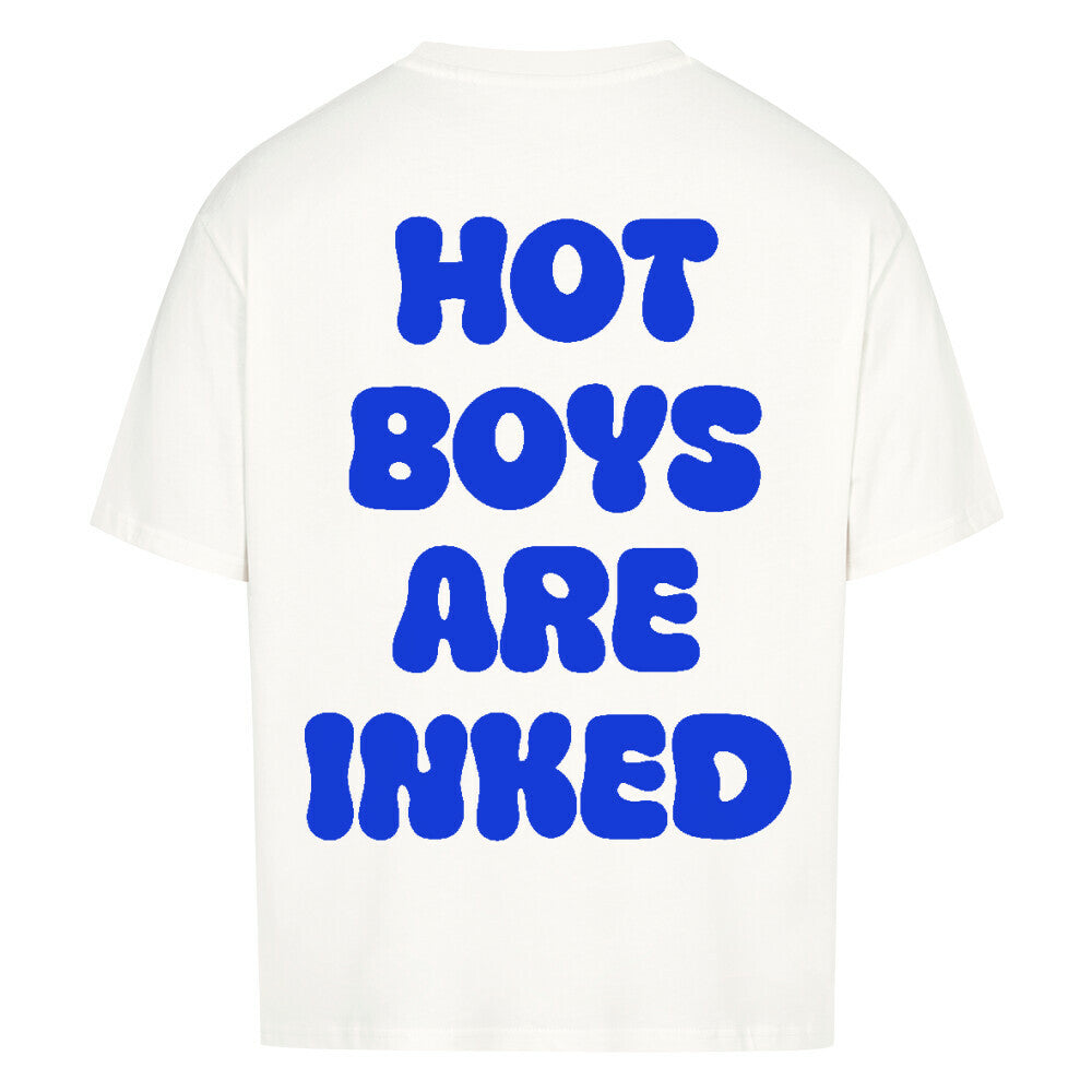 Hot Boys - Heavy Oversized Backprint Shirt T-Shirt XS Weiß Tattoo Fashion von inked-mafia.de. Dieses Teil gehört in jeden Kleiderschrank eines inked-rebels! Finde ideale Geschenke für Tätowierte, Tattoofans oder Tätowierer.