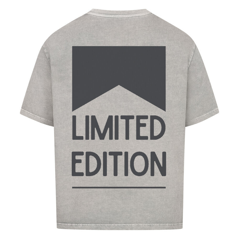 Limited Edition - Heavy Oversized Backprint Shirt T-Shirt XS Washed Grey Tattoo Fashion von inked-mafia.de. Dieses Teil gehört in jeden Kleiderschrank eines inked-rebels! Finde ideale Geschenke für Tätowierte, Tattoofans oder Tätowierer.