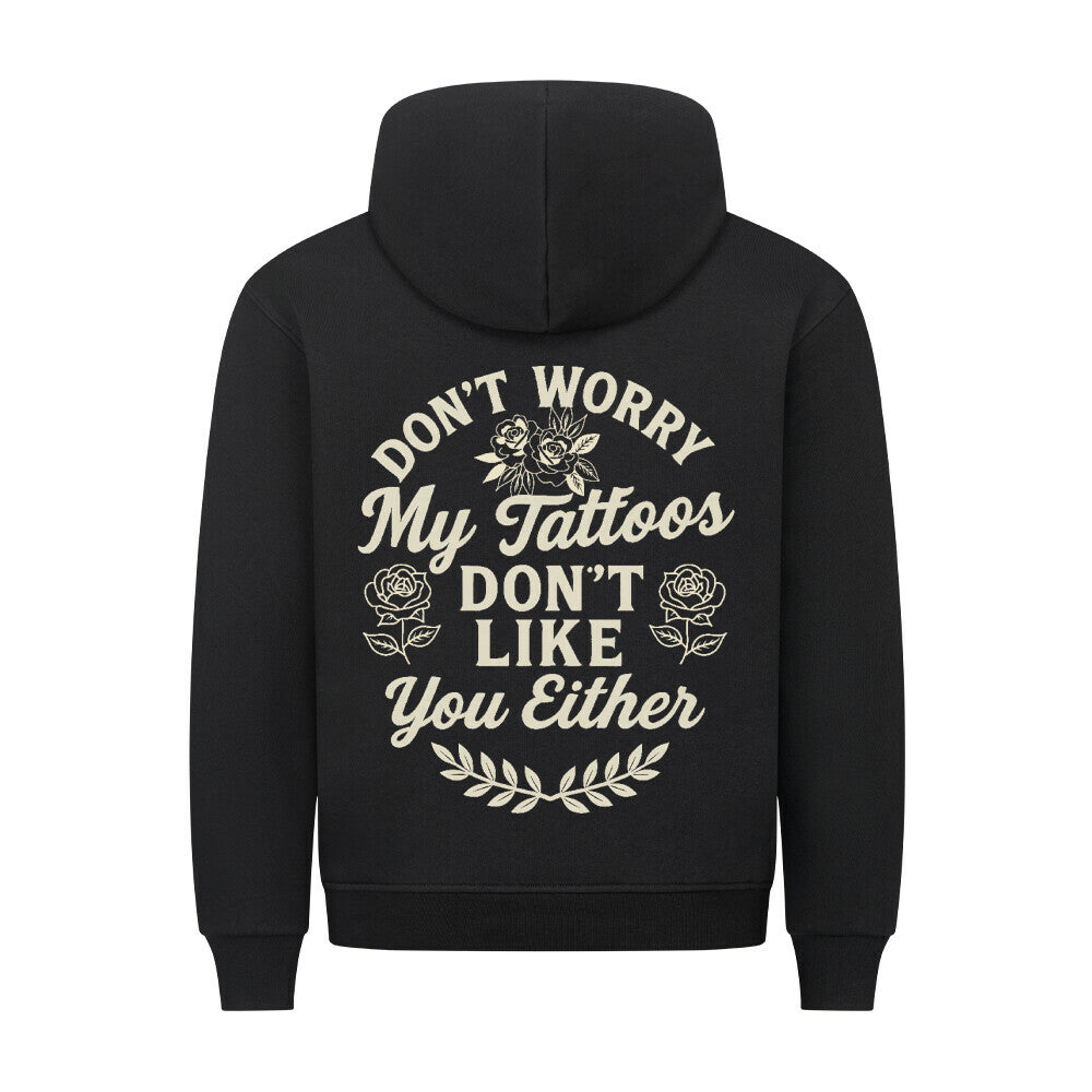 Don't worry - Backprint Hoodie Hoodie S Schwarz Tattoo Fashion von inked-mafia.de. Dieses Teil gehört in jeden Kleiderschrank eines inked-rebels! Finde ideale Geschenke für Tätowierte, Tattoofans oder Tätowierer.