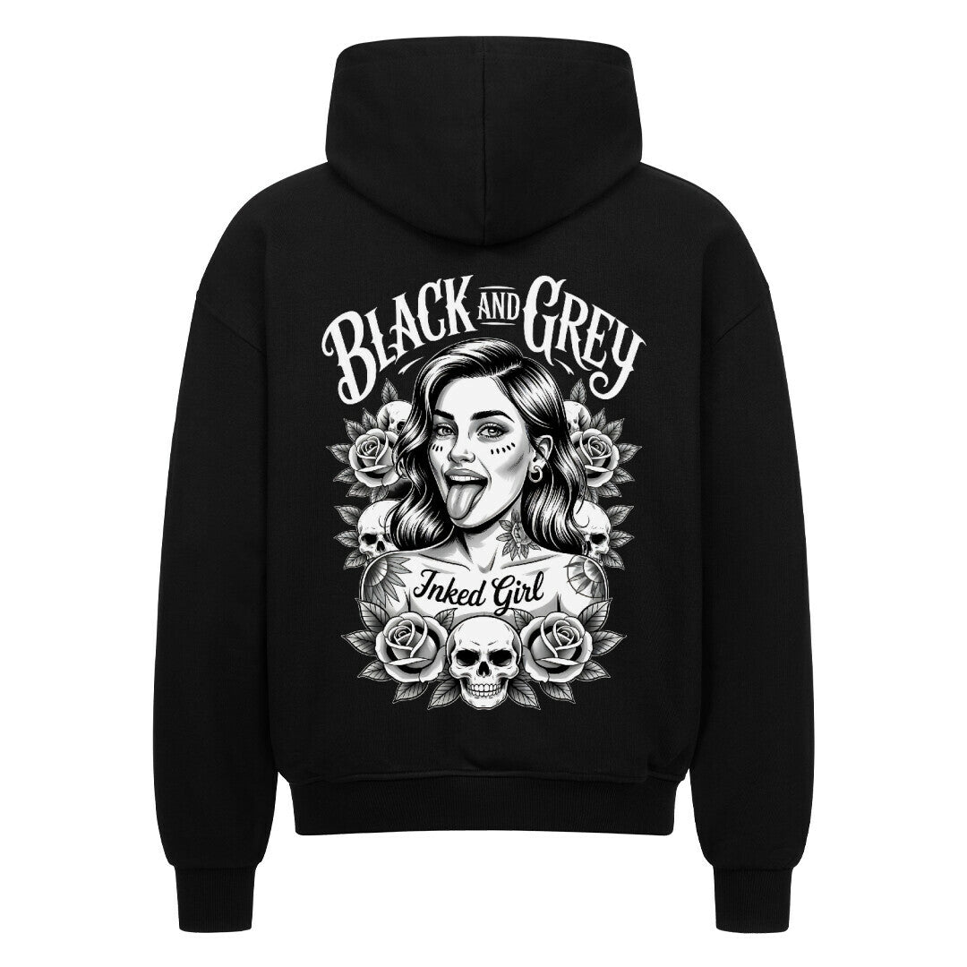 Black and Grey - Heavy Oversized Backprint Zipper Hoodie S Schwarz Tattoo Fashion von inked-mafia.de. Dieses Teil gehört in jeden Kleiderschrank eines inked-rebels! Finde ideale Geschenke für Tätowierte, Tattoofans oder Tätowierer.