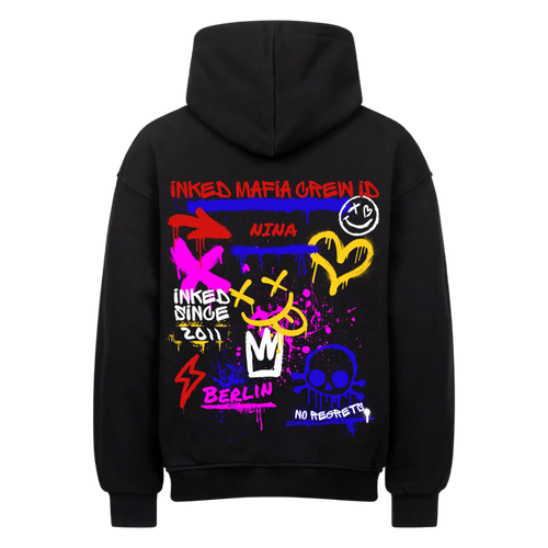 Crew-ID - Heavy Oversized Backprint Hoodie (personalisierbar) Customizer Heavy Oversized Hoodie Schwarz XS Tattoo Fashion von inked-mafia.de. Dieses Teil gehört in jeden Kleiderschrank eines inked-rebels! Finde ideale Geschenke für Tätowierte, Tattoofans oder Tätowierer.