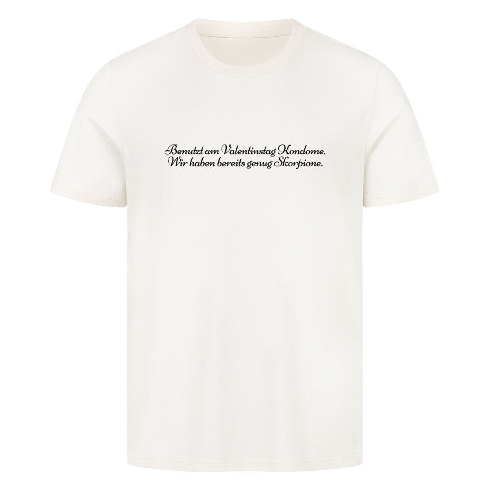 Kondome - Premium Shirt T-Shirt S Beige Tattoo Fashion von inked-mafia.de. Dieses Teil gehört in jeden Kleiderschrank eines inked-rebels! Finde ideale Geschenke für Tätowierte, Tattoofans oder Tätowierer.