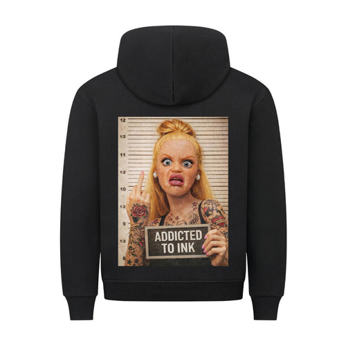 Addicted to ink - Backprint Hoodie Hoodie S Schwarz Tattoo Fashion von inked-mafia.de. Dieses Teil gehört in jeden Kleiderschrank eines inked-rebels! Finde ideale Geschenke für Tätowierte, Tattoofans oder Tätowierer.