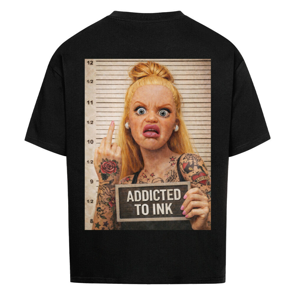 Addicted to ink - Heavy Oversized Backprint Shirt T-Shirt XS Schwarz Tattoo Fashion von inked-mafia.de. Dieses Teil gehört in jeden Kleiderschrank eines inked-rebels! Finde ideale Geschenke für Tätowierte, Tattoofans oder Tätowierer.