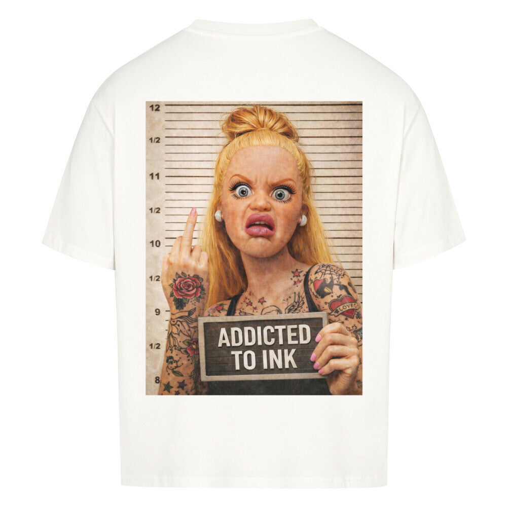 Addicted to ink - Heavy Oversized Backprint Shirt T-Shirt XS Weiß Tattoo Fashion von inked-mafia.de. Dieses Teil gehört in jeden Kleiderschrank eines inked-rebels! Finde ideale Geschenke für Tätowierte, Tattoofans oder Tätowierer.