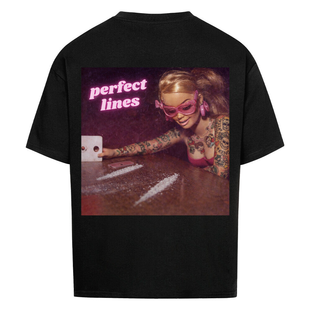 Perfect Lines - Heavy Oversized Backprint Shirt T-Shirt XS Schwarz Tattoo Fashion von inked-mafia.de. Dieses Teil gehört in jeden Kleiderschrank eines inked-rebels! Finde ideale Geschenke für Tätowierte, Tattoofans oder Tätowierer.