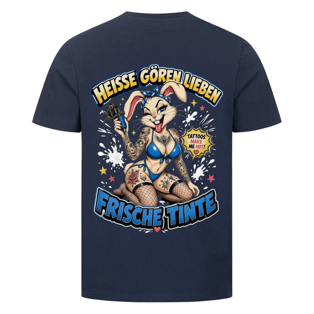 Frische Tinte - Premium Backprint Shirt T-Shirt S Navy Blue Tattoo Fashion von inked-mafia.de. Dieses Teil gehört in jeden Kleiderschrank eines inked-rebels! Finde ideale Geschenke für Tätowierte, Tattoofans oder Tätowierer.