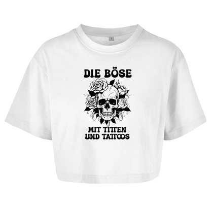 Die Böse - Damen Oversized Crop Top Clothes  Weiß XS  Tattoo Fashion von inked-mafia.de. Dieses Teil gehört in jeden Kleiderschrank eines inked-rebels! Finde ideale Geschenke für Tätowierte, Tattoofans oder Tätowierer.