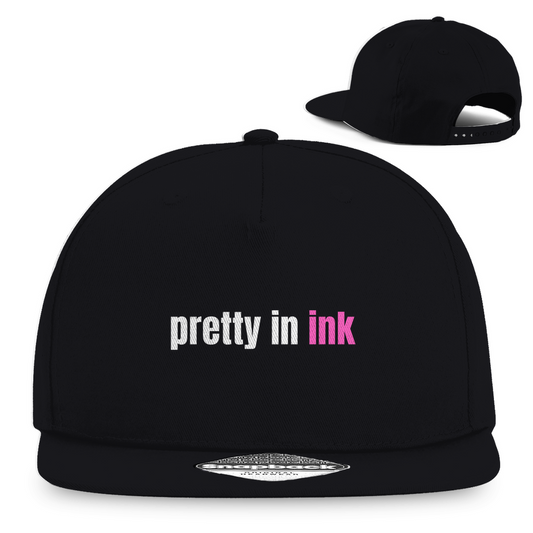 Pretty in ink - Snapback Cap Accessories  Schwarz   Tattoo Fashion von inked-mafia.de. Dieses Teil gehört in jeden Kleiderschrank eines inked-rebels! Finde ideale Geschenke für Tätowierte, Tattoofans oder Tätowierer.