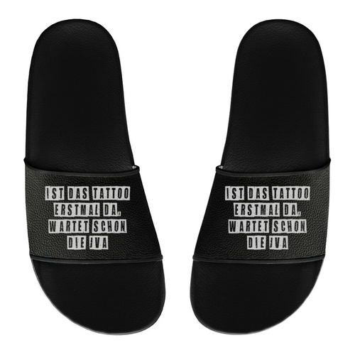JVA - Badelatschen Slippers     Tattoo Fashion von inked-mafia.de. Dieses Teil gehört in jeden Kleiderschrank eines inked-rebels! Finde ideale Geschenke für Tätowierte, Tattoofans oder Tätowierer.