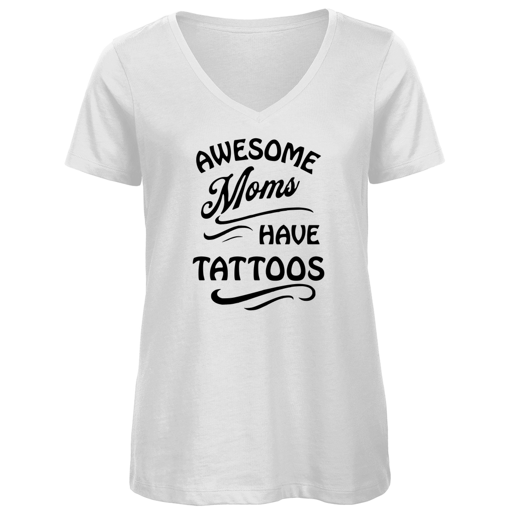 Awesome Moms - Damen Shirt Clothes Weiß XS Tattoo Fashion von inked-mafia.de. Dieses Teil gehört in jeden Kleiderschrank eines inked-rebels! Finde ideale Geschenke für Tätowierte, Tattoofans oder Tätowierer.