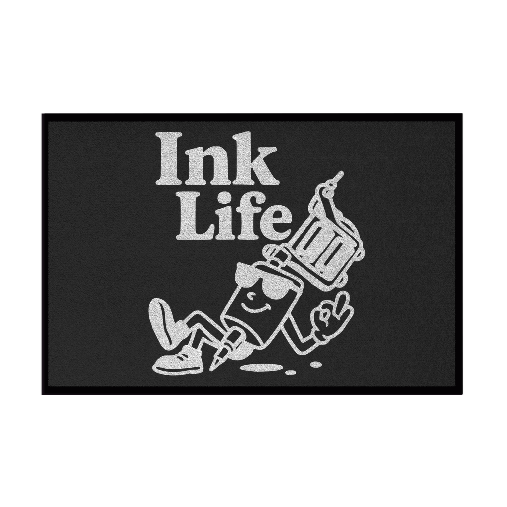 Ink Life - Fußmatte Home & Living Schwarz 35x50cm Tattoo Fashion von inked-mafia.de. Dieses Teil gehört in jeden Kleiderschrank eines inked-rebels! Finde ideale Geschenke für Tätowierte, Tattoofans oder Tätowierer.