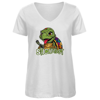 Stichfest - Damen Shirt Clothes  Weiß XS  Tattoo Fashion von inked-mafia.de. Dieses Teil gehört in jeden Kleiderschrank eines inked-rebels! Finde ideale Geschenke für Tätowierte, Tattoofans oder Tätowierer.