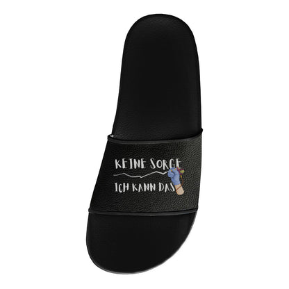 Ich kann das - Badelatschen Slippers     Tattoo Fashion von inked-mafia.de. Dieses Teil gehört in jeden Kleiderschrank eines inked-rebels! Finde ideale Geschenke für Tätowierte, Tattoofans oder Tätowierer.