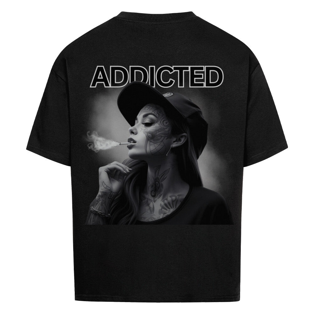 Addicted - Heavy Oversized Backprint Shirt T-Shirt  XS Schwarz  Tattoo Fashion von inked-mafia.de. Dieses Teil gehört in jeden Kleiderschrank eines inked-rebels! Finde ideale Geschenke für Tätowierte, Tattoofans oder Tätowierer.