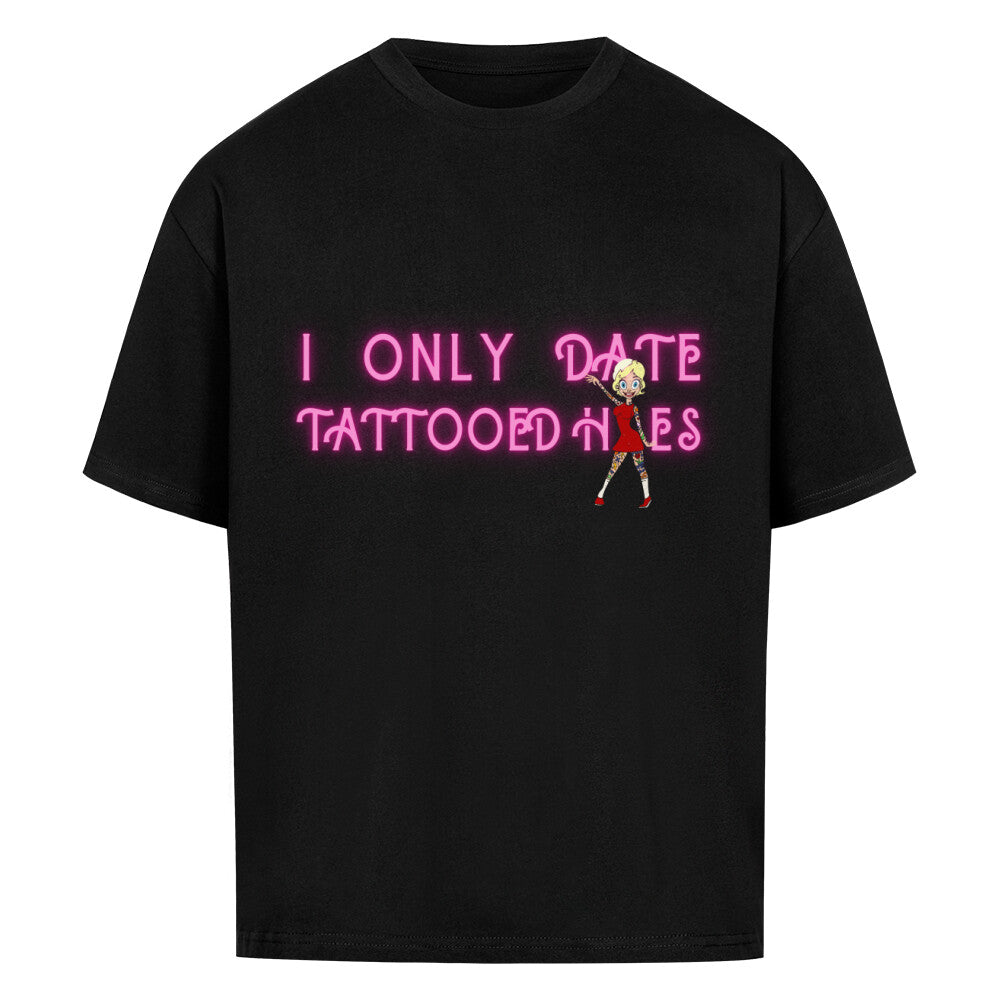 Date - Heavy Oversized Shirt T-Shirt  XS Schwarz  Tattoo Fashion von inked-mafia.de. Dieses Teil gehört in jeden Kleiderschrank eines inked-rebels! Finde ideale Geschenke für Tätowierte, Tattoofans oder Tätowierer.