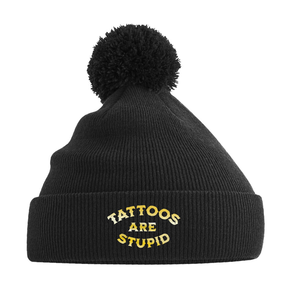 Stupid - Bommelmütze Beanie     Tattoo Fashion von inked-mafia.de. Dieses Teil gehört in jeden Kleiderschrank eines inked-rebels! Finde ideale Geschenke für Tätowierte, Tattoofans oder Tätowierer.